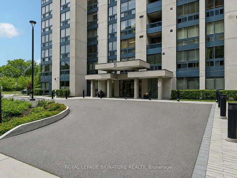 5 Kenneth Ave #205 — Photo 40