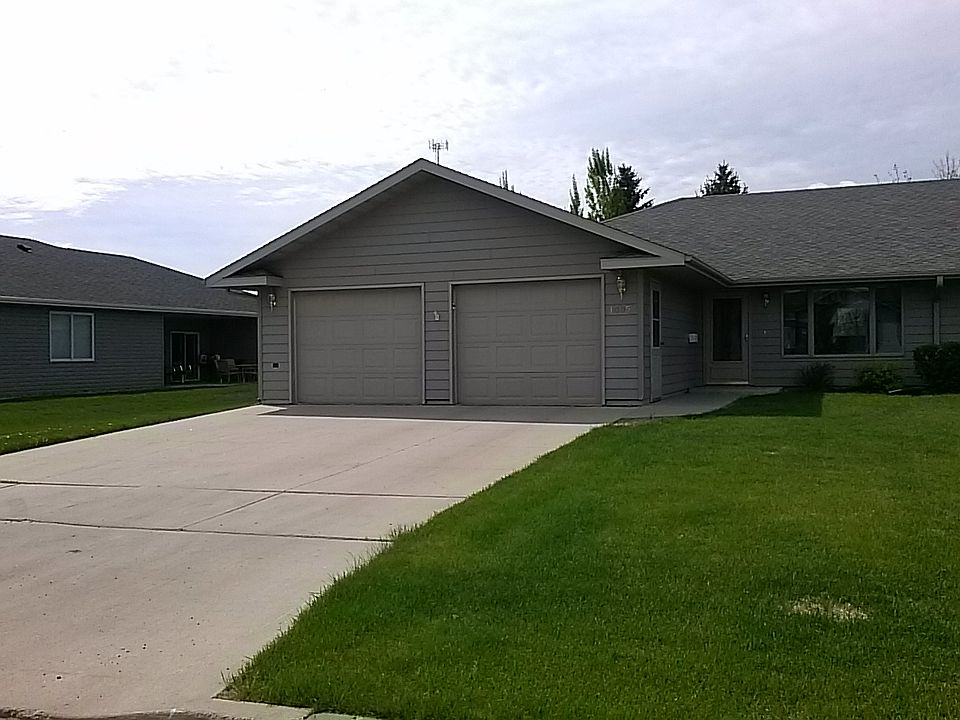 2nd image of 1005 34th Ave SW