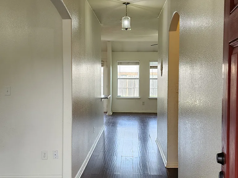 515 Creekside Dr — Photo 10