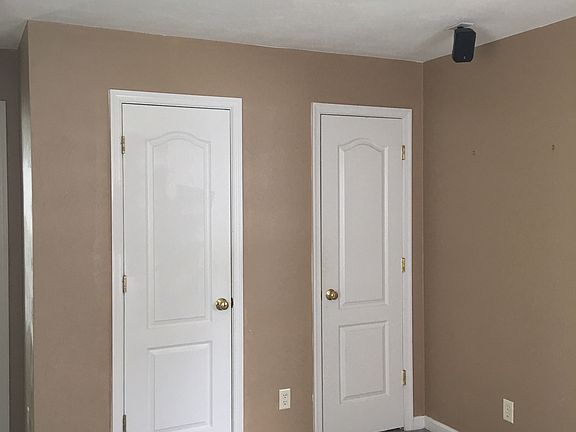 5th image of 423 Clifton St