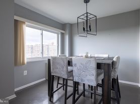 1111 University Blvd W