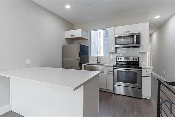 1729 Ingersoll St #A — Photo 2