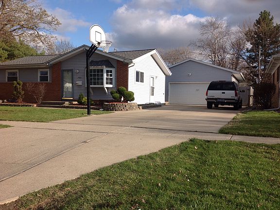 2nd image of 705 Fleetwood Dr