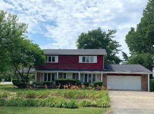 421 Hibbard Rd, Wilmette, IL 60091