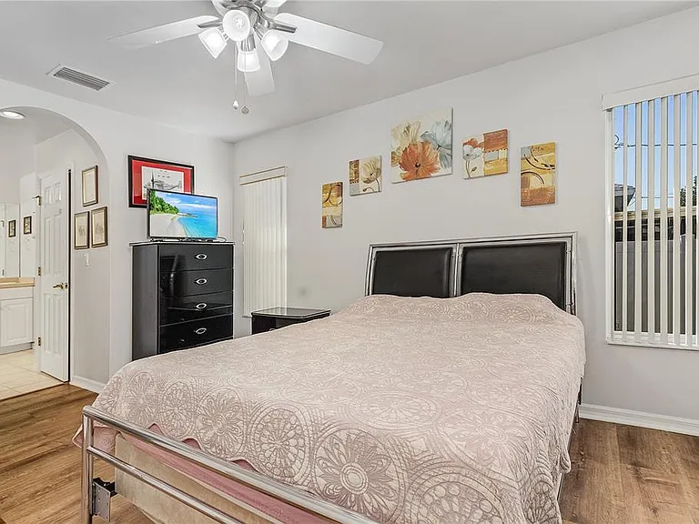 810 SW 10th Pl — Photo 12