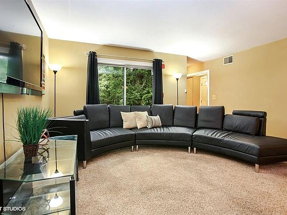3rd image of W169N11079 Ashbury Ln