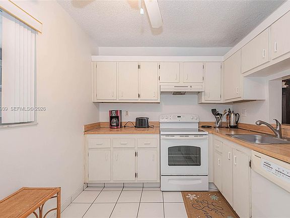 4th image of 2800 Somerset Dr APT 115J