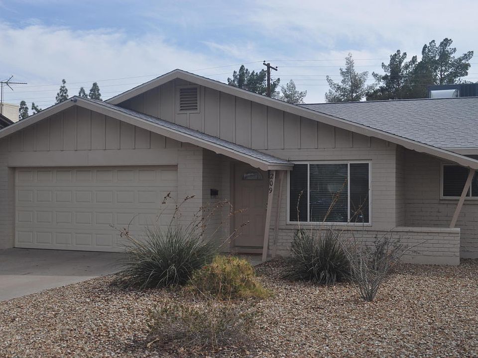 1st image of 209 E Huntington Dr