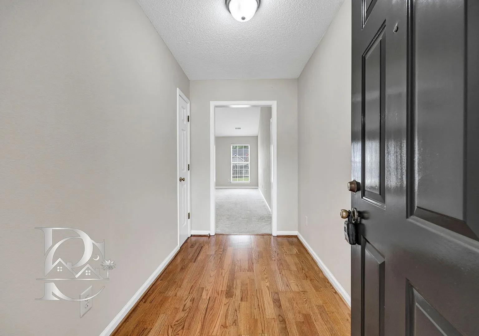 Charming Remodeled Home In Lexington's Parkside — Photo 3