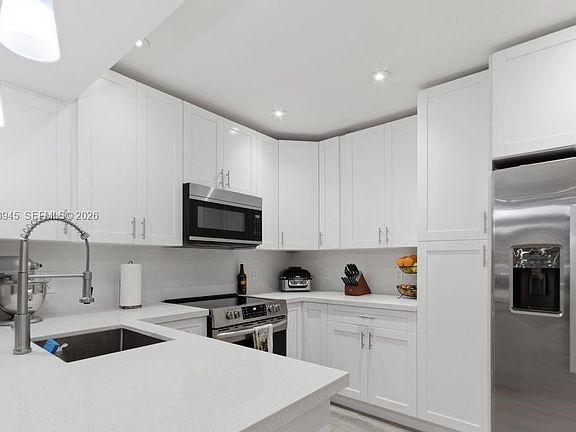 5th image of 10790 NW 14th St APT 184