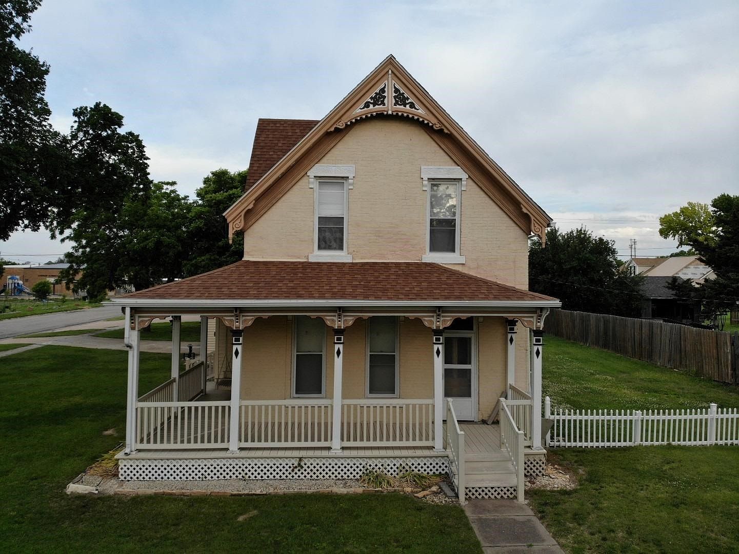 805 6th St, Cawker City, KS 67430 Zillow