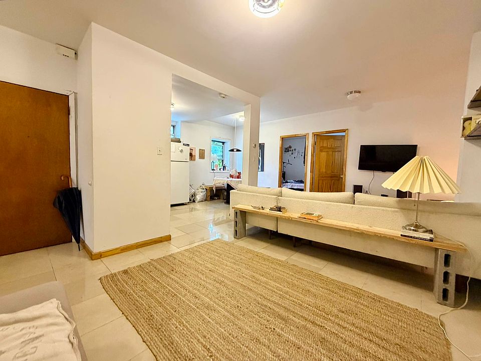 1st image of 26 Varick St Floor 2