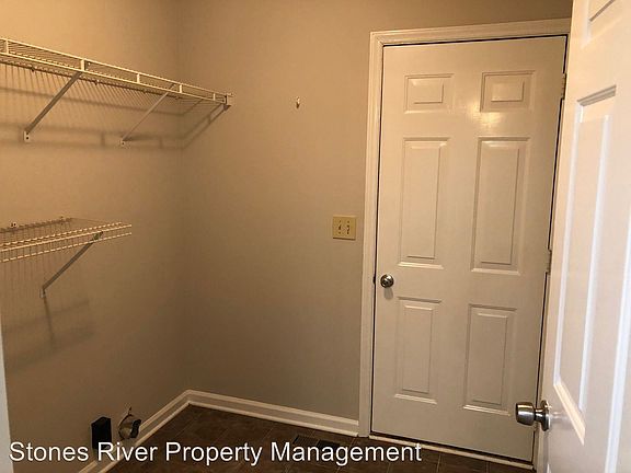 5th image of 3010 Henderson Ln