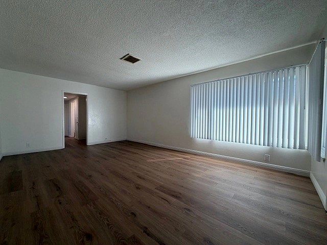 1st image of 704 Walnut St APT 9