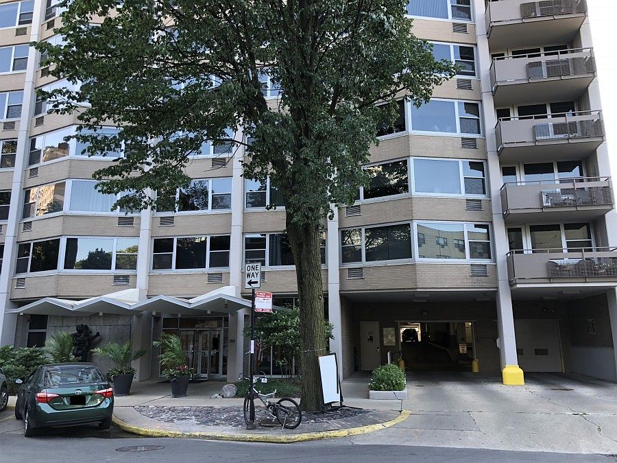 1st image of 555 W Cornelia Ave APT 1312