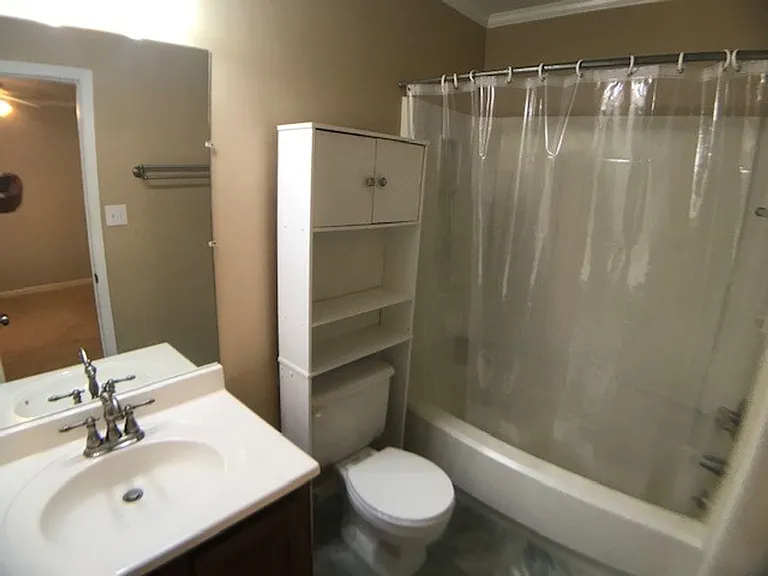 6749 Chauncey Dr — Photo 14