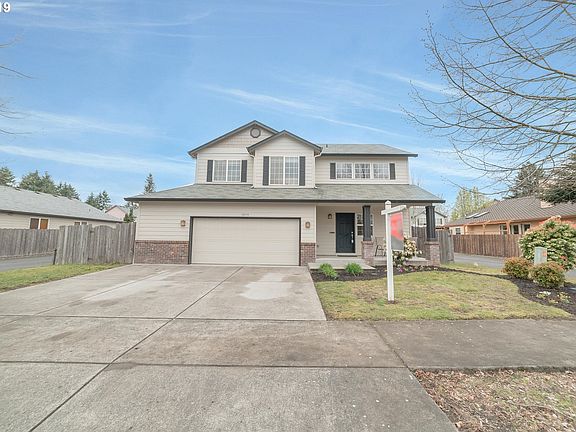 2nd image of 16016 NE 12th St