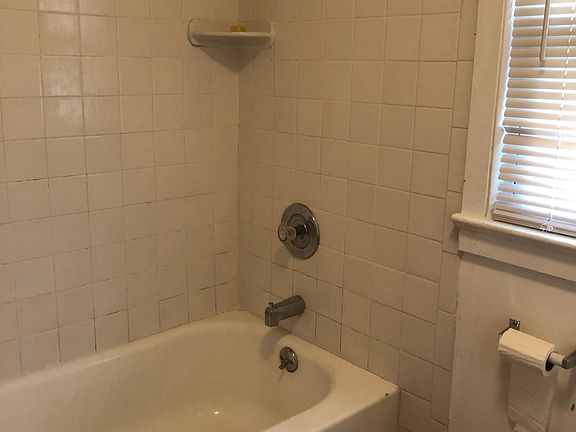 4th image of 23 Clayton Ave