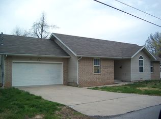 2215 S Roanoke Ave, Springfield, MO 65807