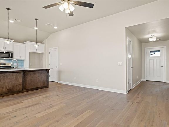 4th image of 11113 NW 136th Ter