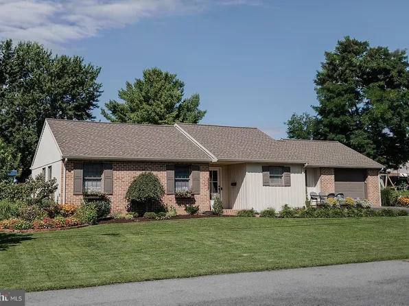 6350 Hollow Dr, East Petersburg, PA 17520