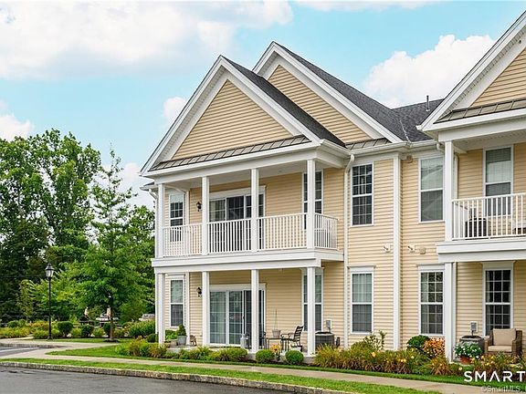 3rd image of 822 Center Meadow Ln Unit 822