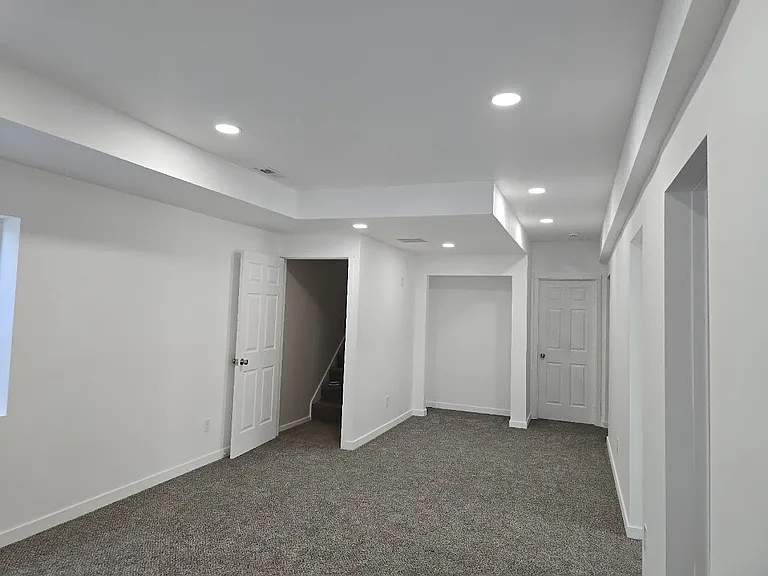 1031 S 900 W — Photo 3
