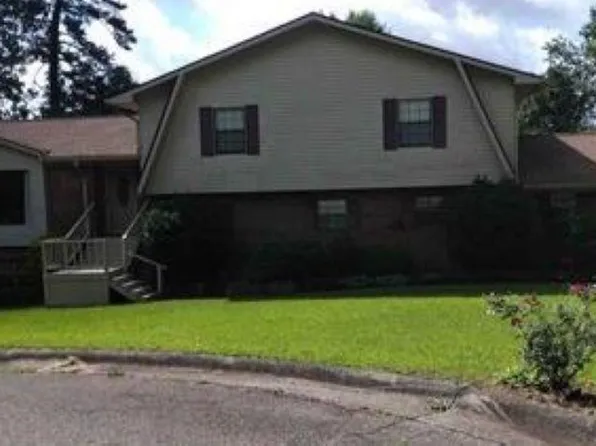 1720 Cherry Cir, Anniston, AL 36207