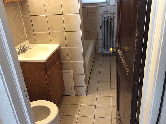 5th image of 2346 W Touhy Ave APT 3E
