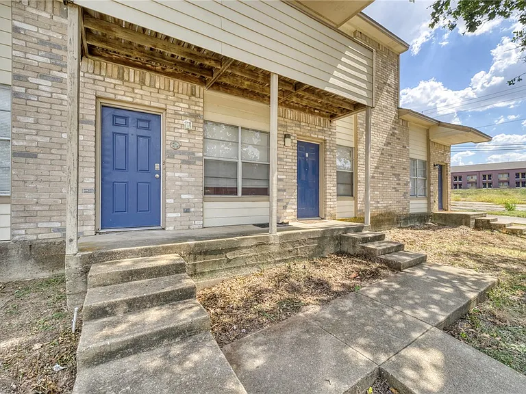 910 Spring Loop #B — Photo 2