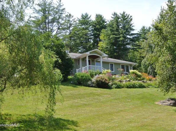 7 Abbey Hill Dr, Great Barrington, MA 01230