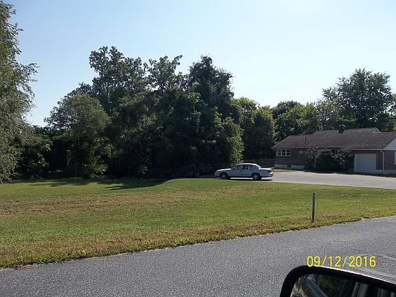2nd image of 1215 Harrisburg Pike