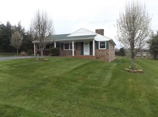 210 Prospect Ave, Galax, VA 24333