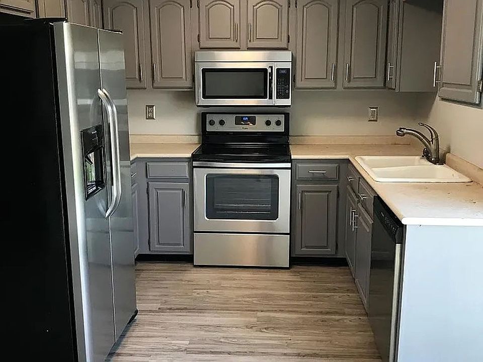 2nd image of 107 Huger St