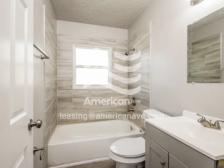 1594787_008_main_bathroom_13633918.jpg