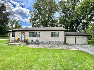 20 Circle Dr, Fairview Heights, IL 62208