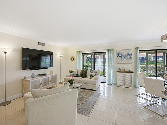 5th image of 10223 N Circle Lake Drive #102