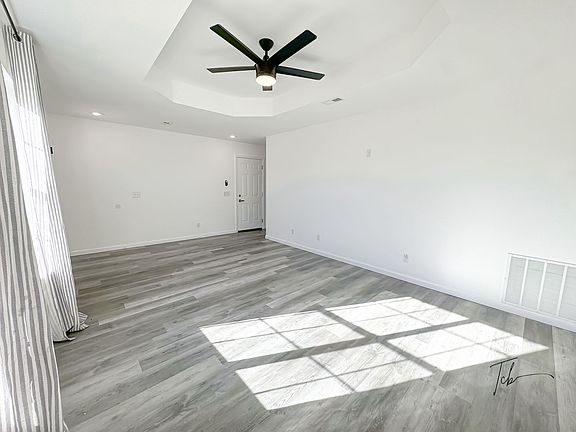 4th image of 11 Holly Dr #B