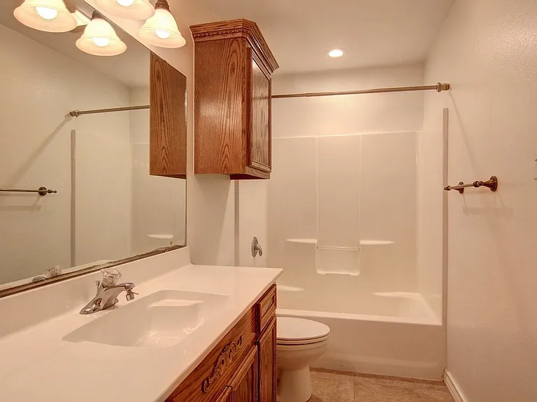 2418 Handlin Dr — Photo 15