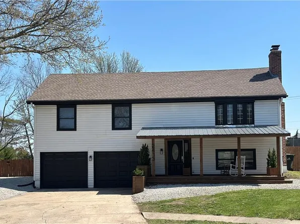 2413 W Post Oak Rd, Olathe, KS 66061