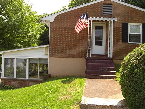 2nd image of 1116 Mineral Springs Dr
