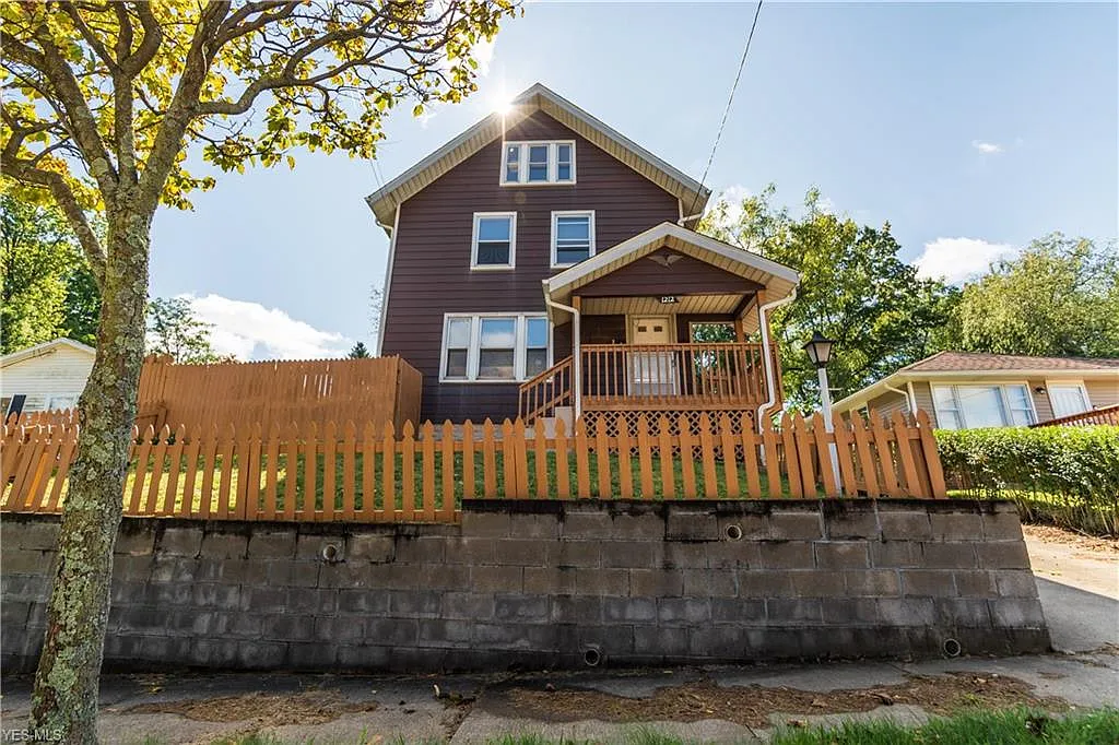 1212 Onondago Ave photo 1