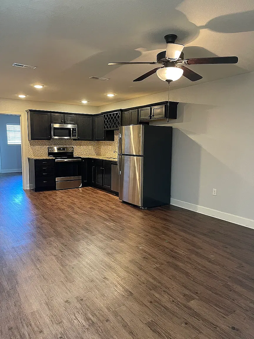3 bed, 1224 sqft, $1,650 — Photo 3
