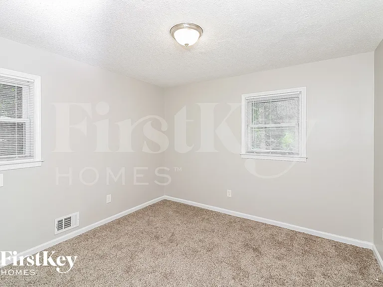 4007 Wells Cir — Photo 9