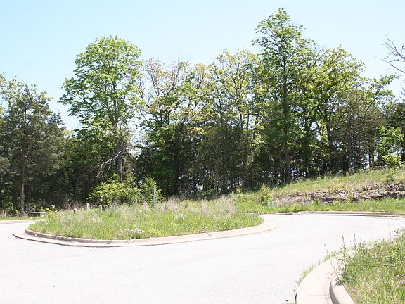 3rd image of Deauville Cir