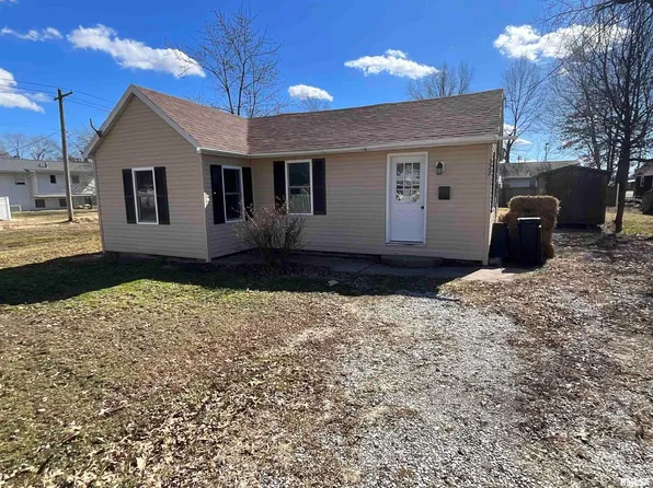 327 E Williams St, Salem, IL 62881