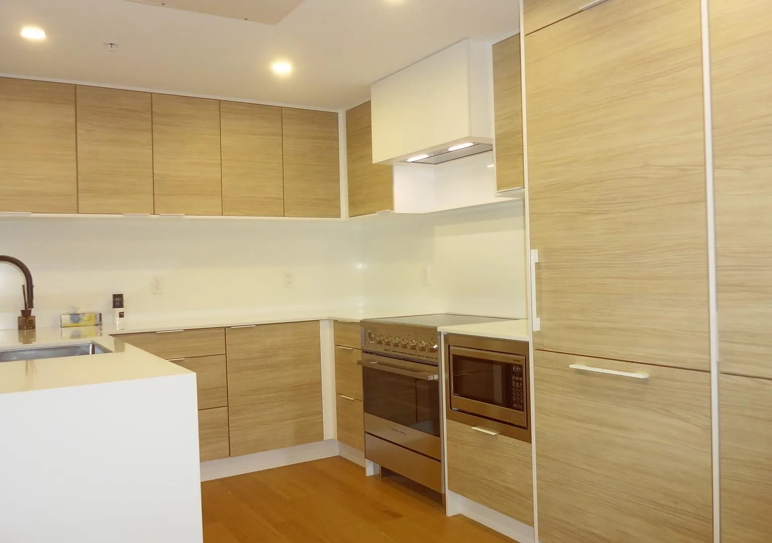 3 bed, 1030 sqft, $3,900 — Photo 4
