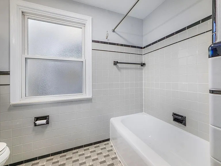 516 Berkley Ave #1 — Photo 18