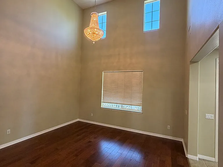 1727 Partridge Ave — Photo 3