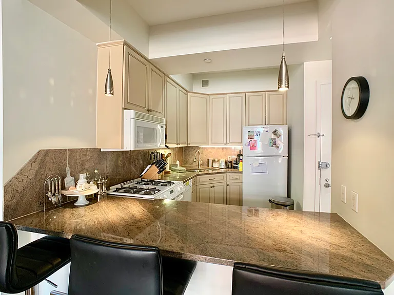 2 Jones St #301 — Photo 2